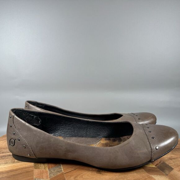 Born Lola Brown Leather Studded Slip On Ballet Flats Women's Sz 8 US - Picture 1 of 7